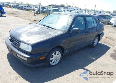 1998 Volkswagen Jetta Gls из США, поврежденный, VIN 3VWSB81H9WM116760
